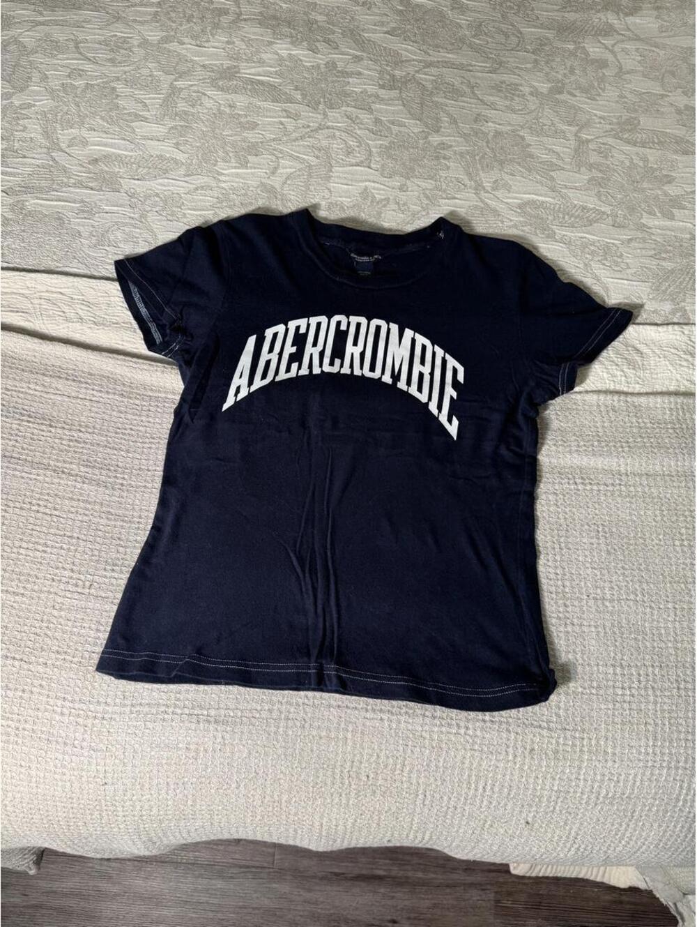 y2k navy blue & white abercrombie baby tee